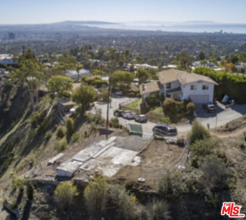 1510 N Tigertail Rd
