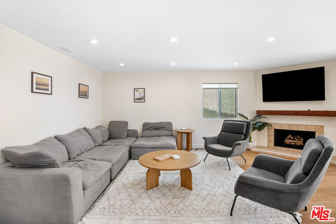 2908 Pacific Ave