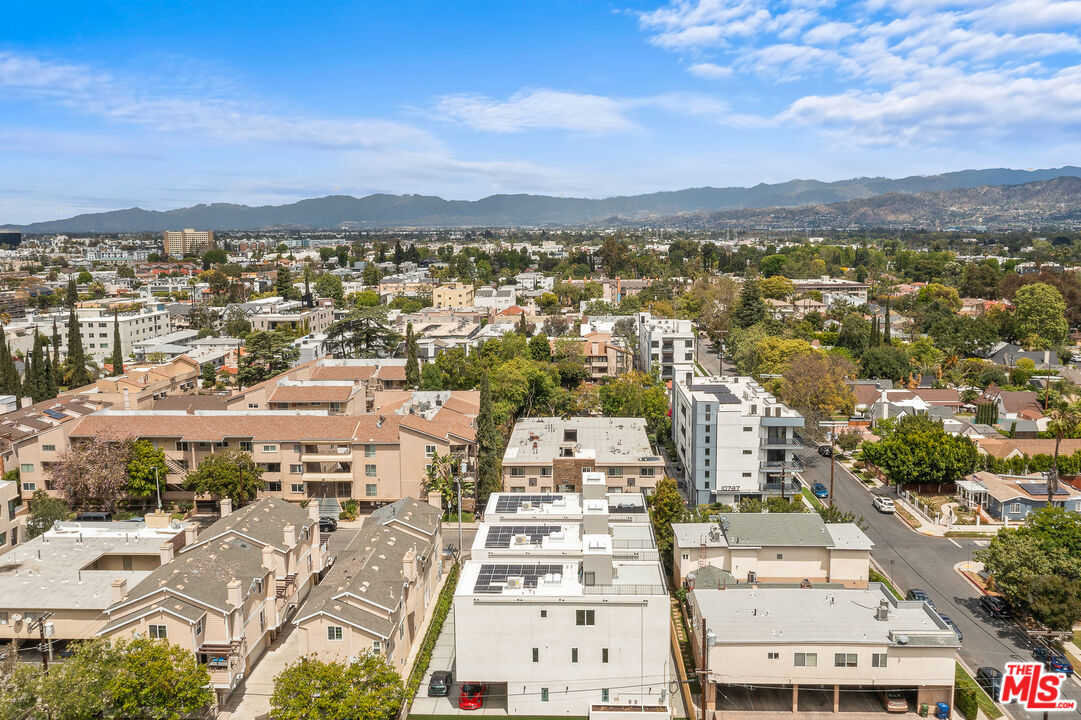 10742 Hortense St Unit: 6