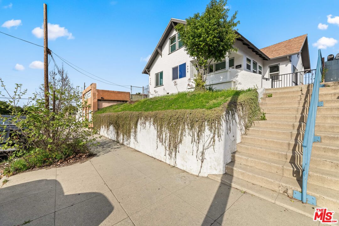 426 N Pacific Ave