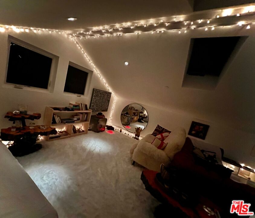2513 Lincoln Blvd