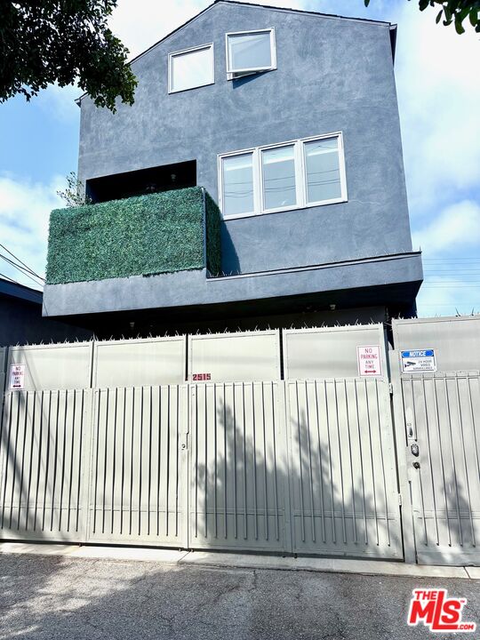 2513 Lincoln Blvd