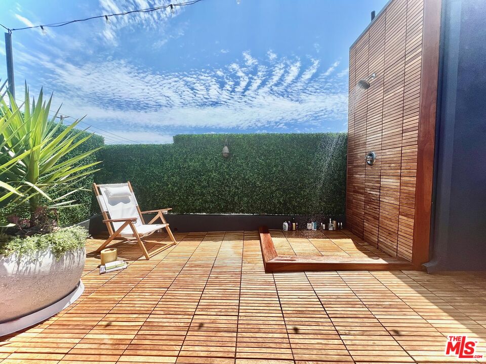 2513 Lincoln Blvd
