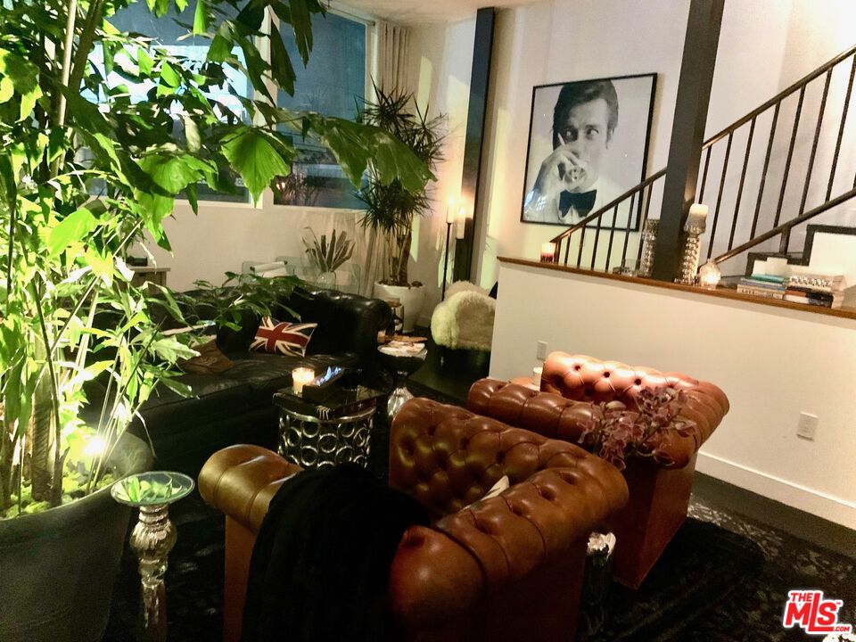 2513 Lincoln Blvd