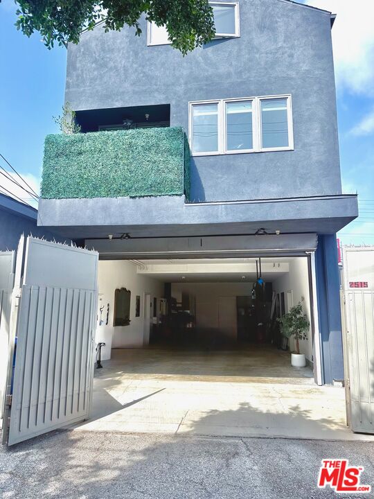 2513 Lincoln Blvd