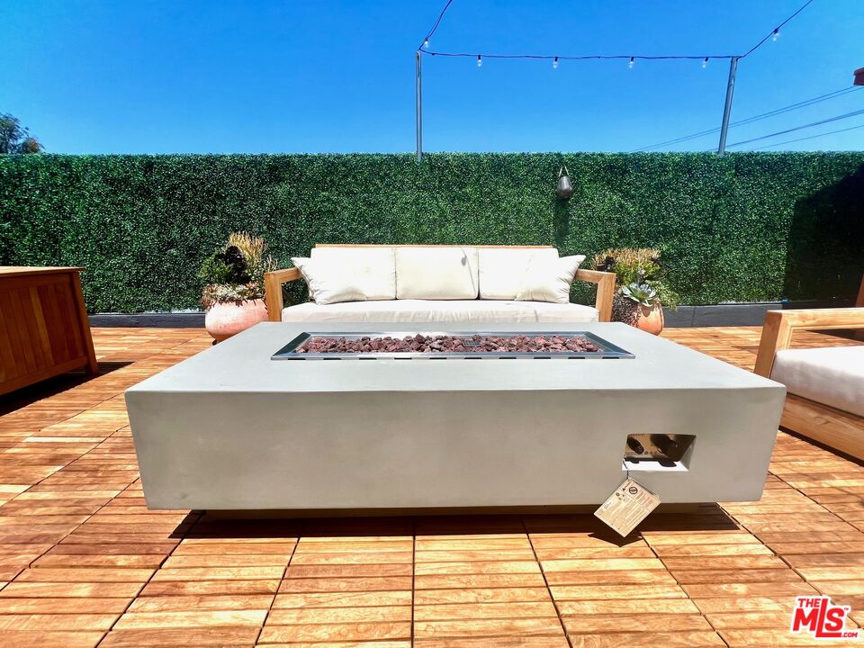 2513 Lincoln Blvd