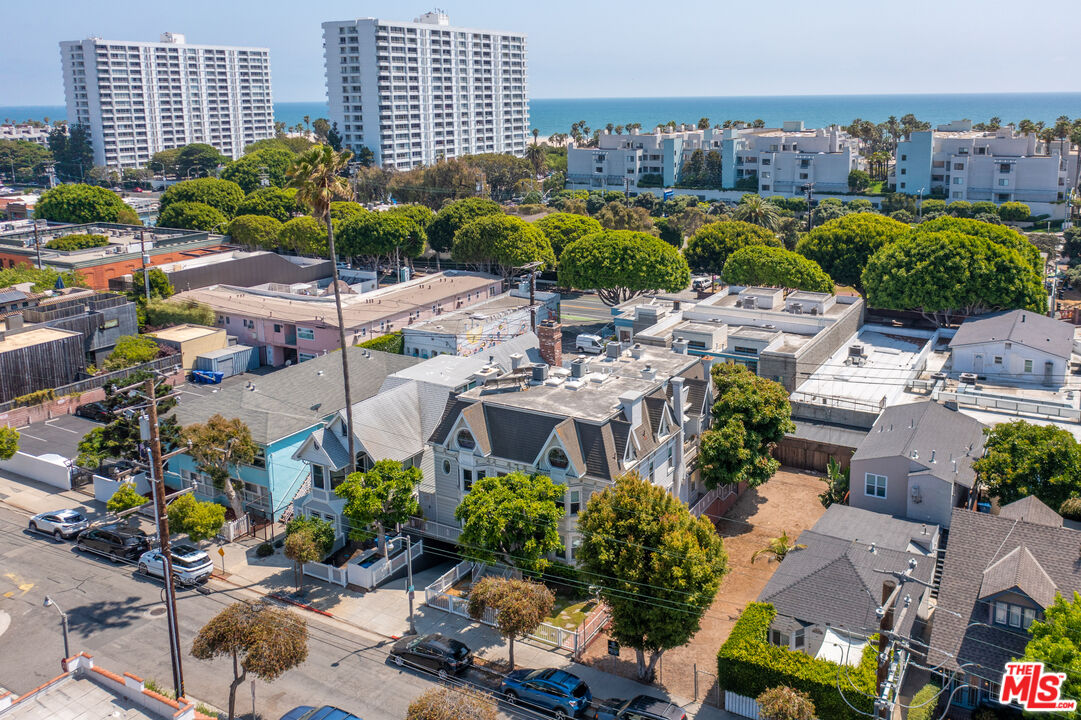 2622 2nd St Unit: 2