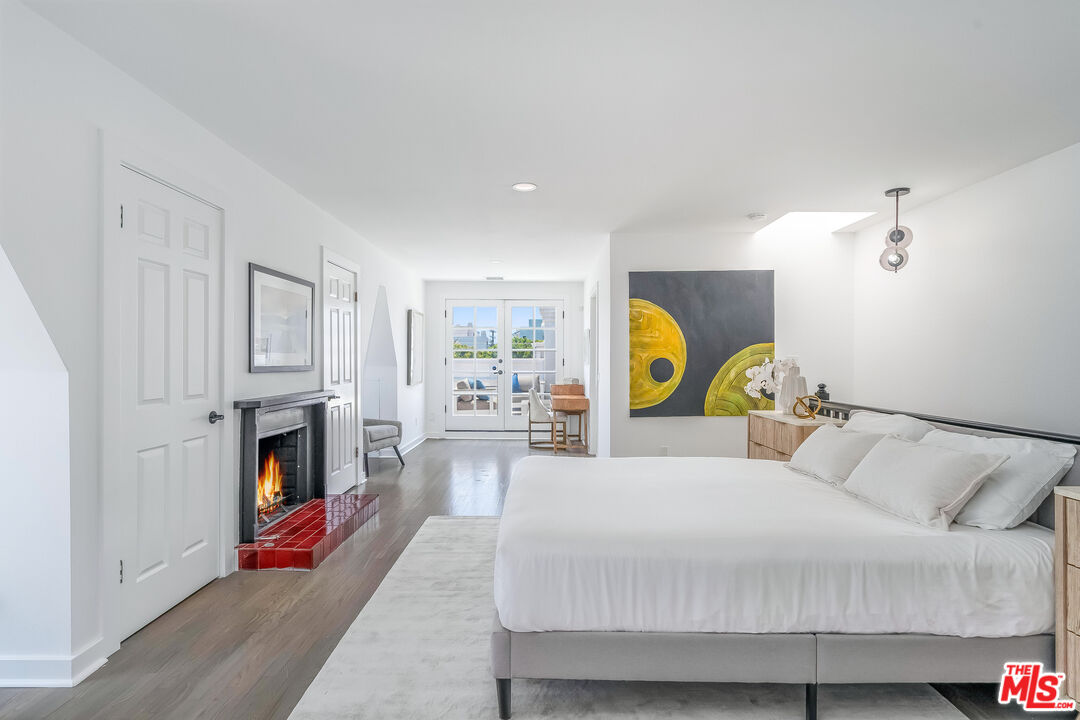 2622 2nd St Unit: 2