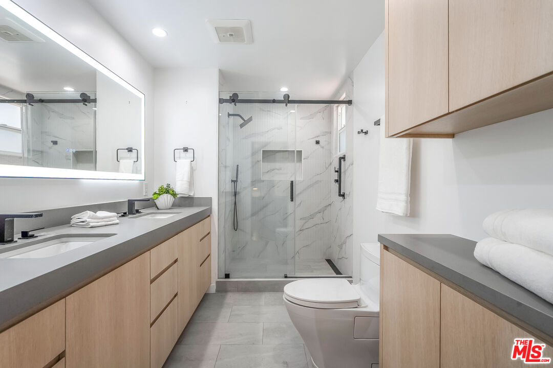2622 2nd St Unit: 2