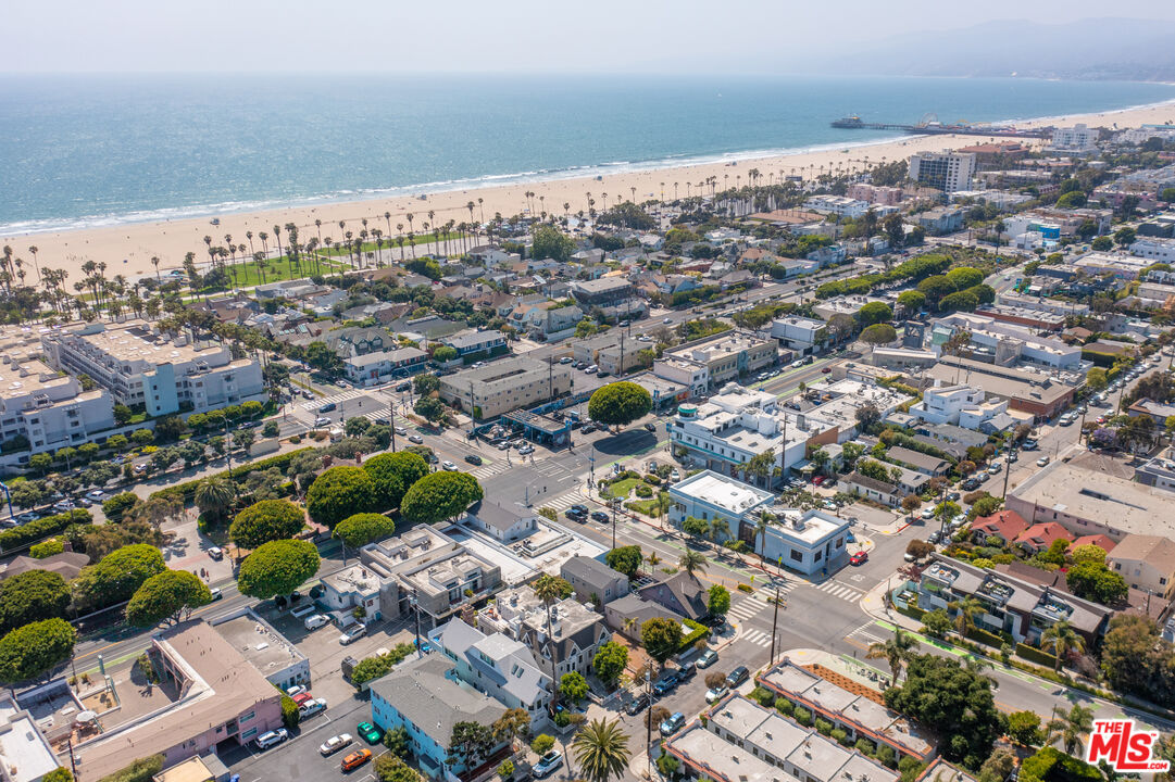 2622 2nd St Unit: 2
