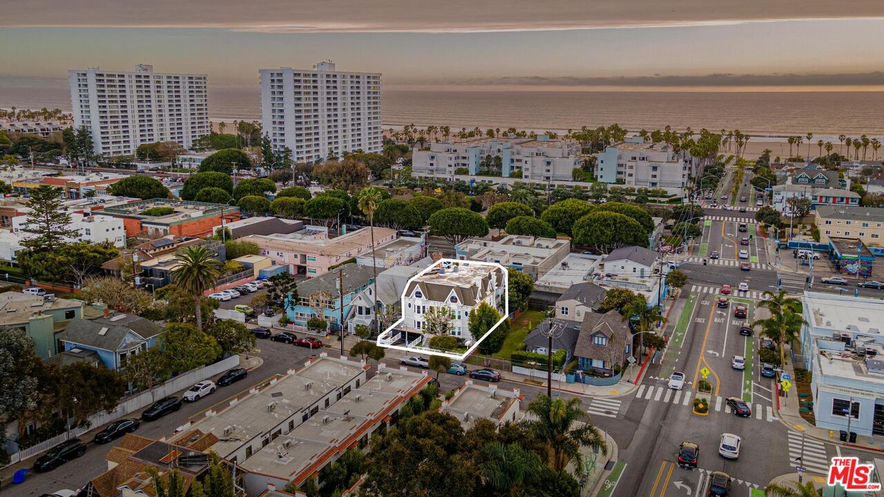 2622 2nd St Unit: 2