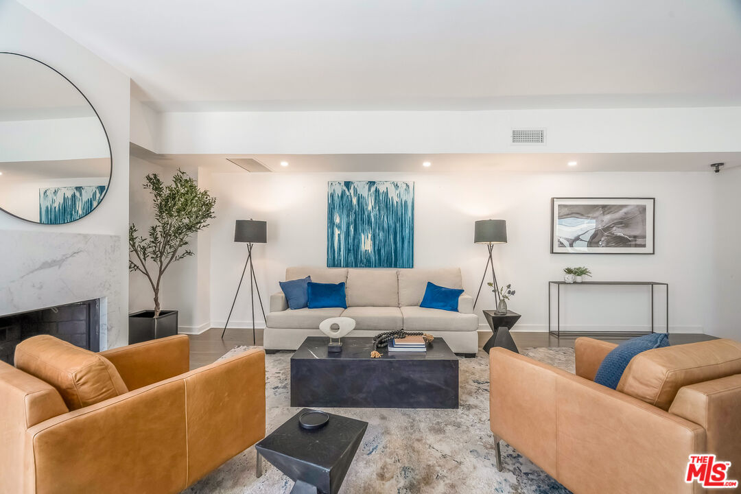 2622 2nd St Unit: 2