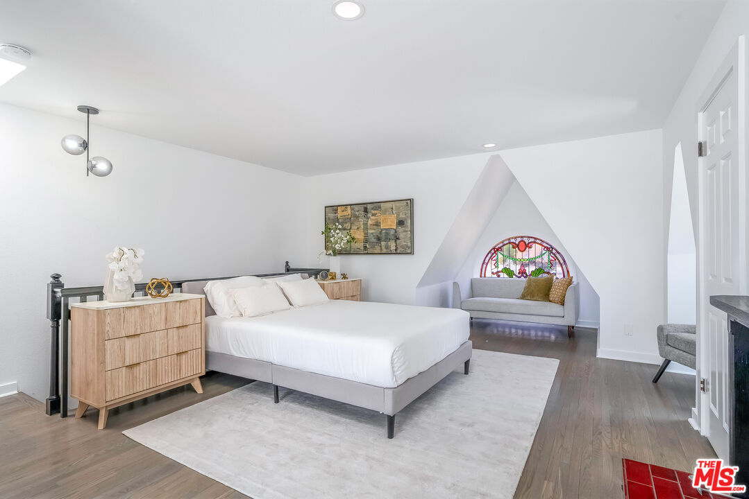 2622 2nd St Unit: 2