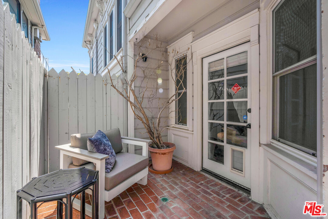 2622 2nd St Unit: 2