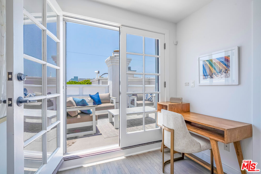2622 2nd St Unit: 2