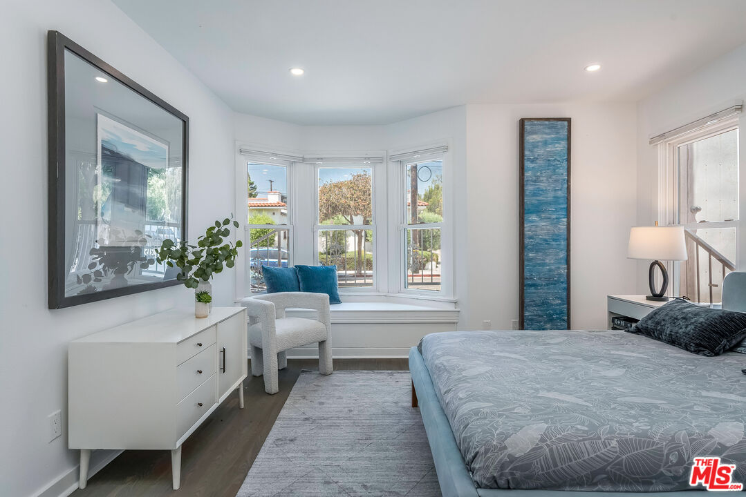 2622 2nd St Unit: 2