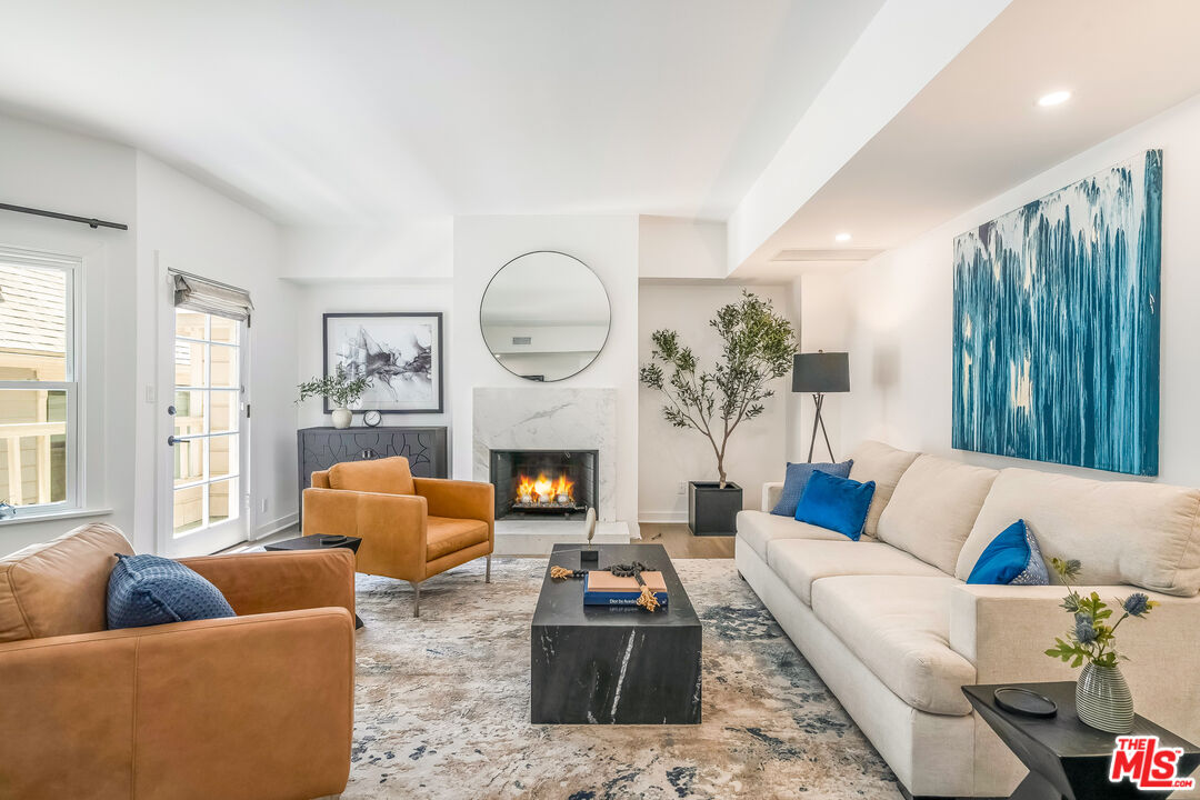 2622 2nd St Unit: 2