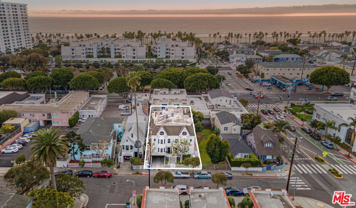 2622 2nd St Unit: 2