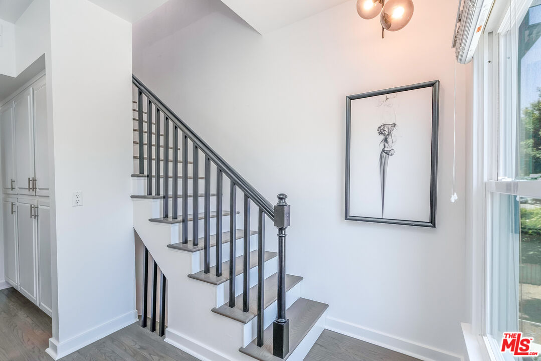 2622 2nd St Unit: 2
