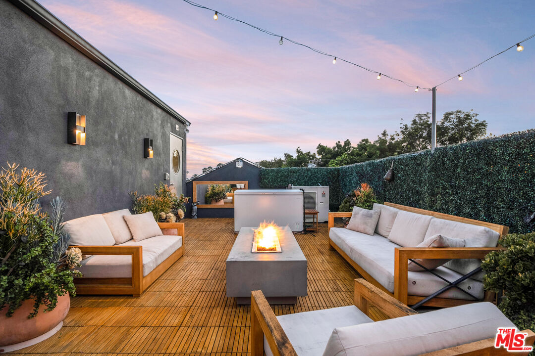 2513 Lincoln Blvd