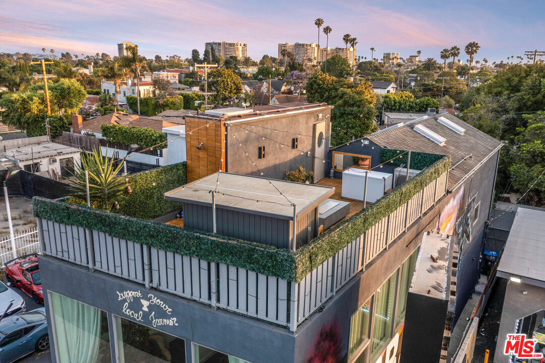 2513 Lincoln Blvd