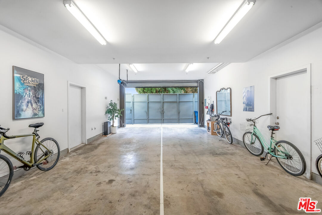 2513 Lincoln Blvd