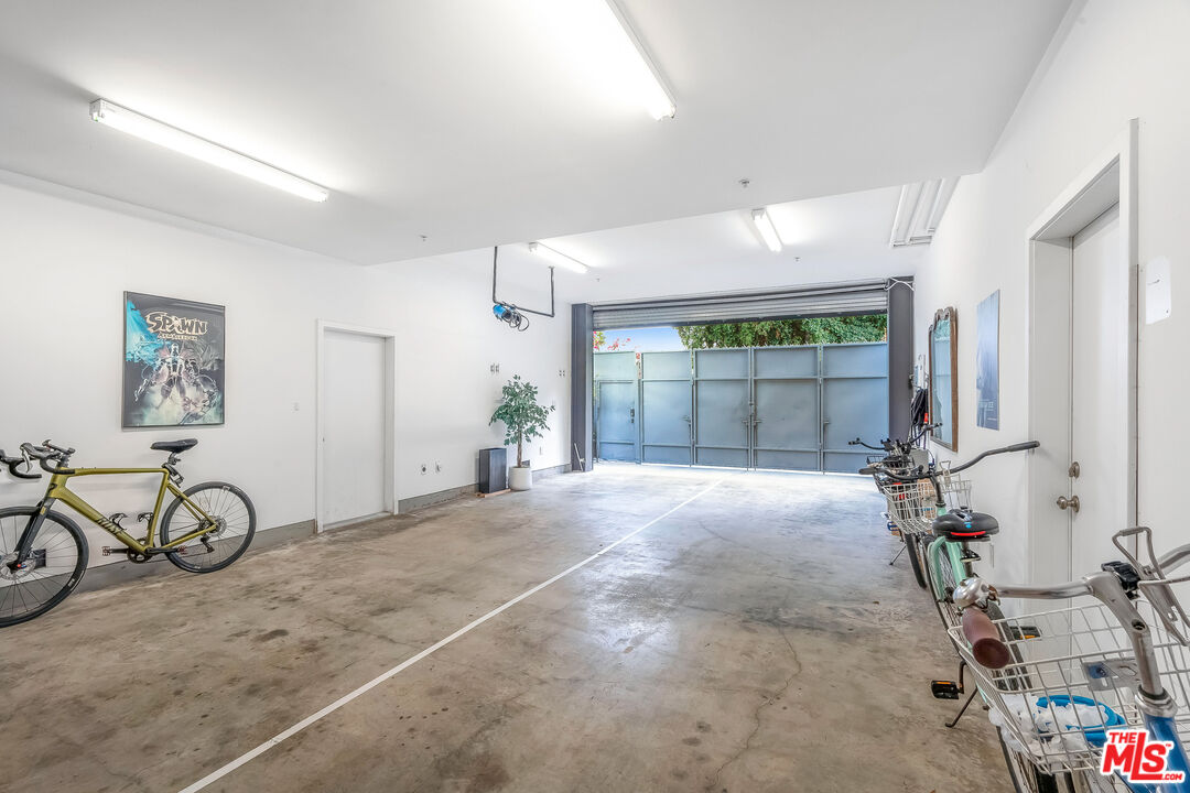2513 Lincoln Blvd