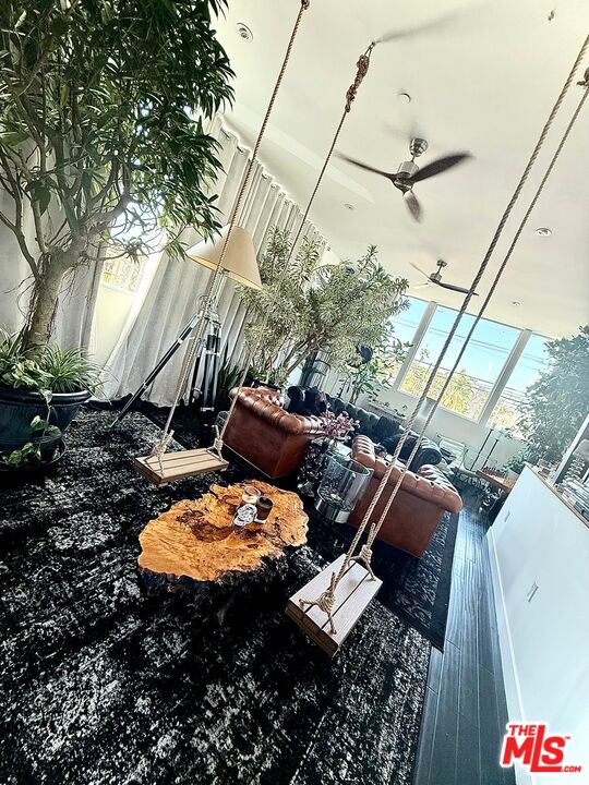 2513 Lincoln Blvd