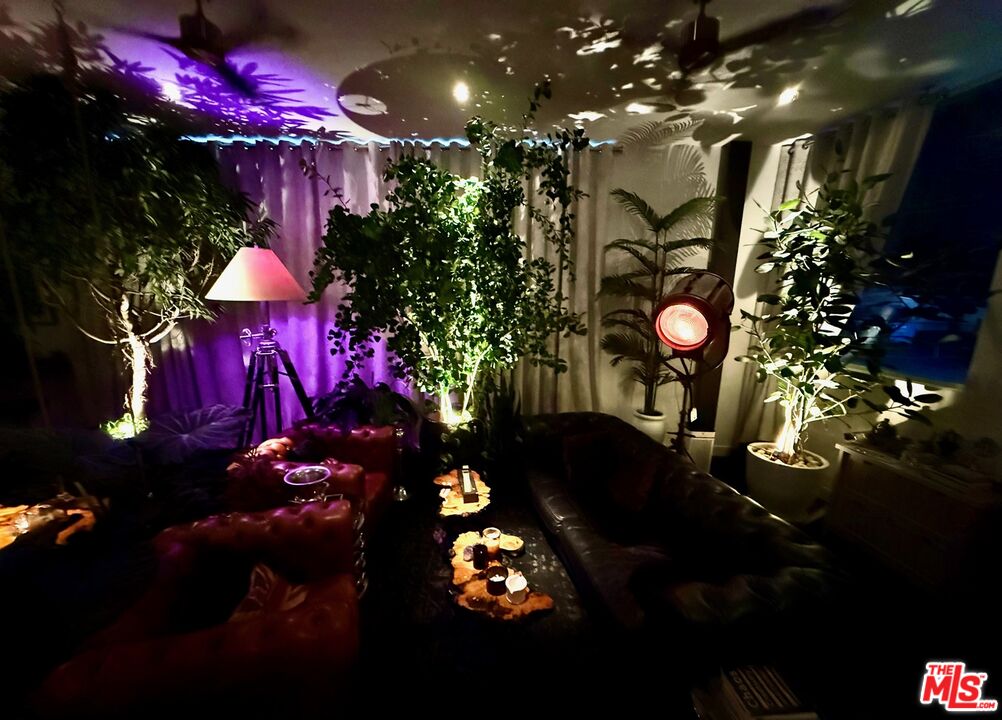 2513 Lincoln Blvd