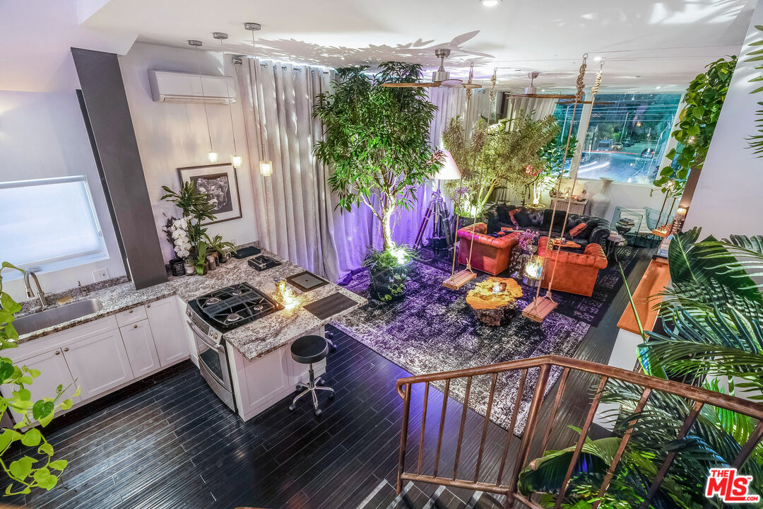 2513 Lincoln Blvd