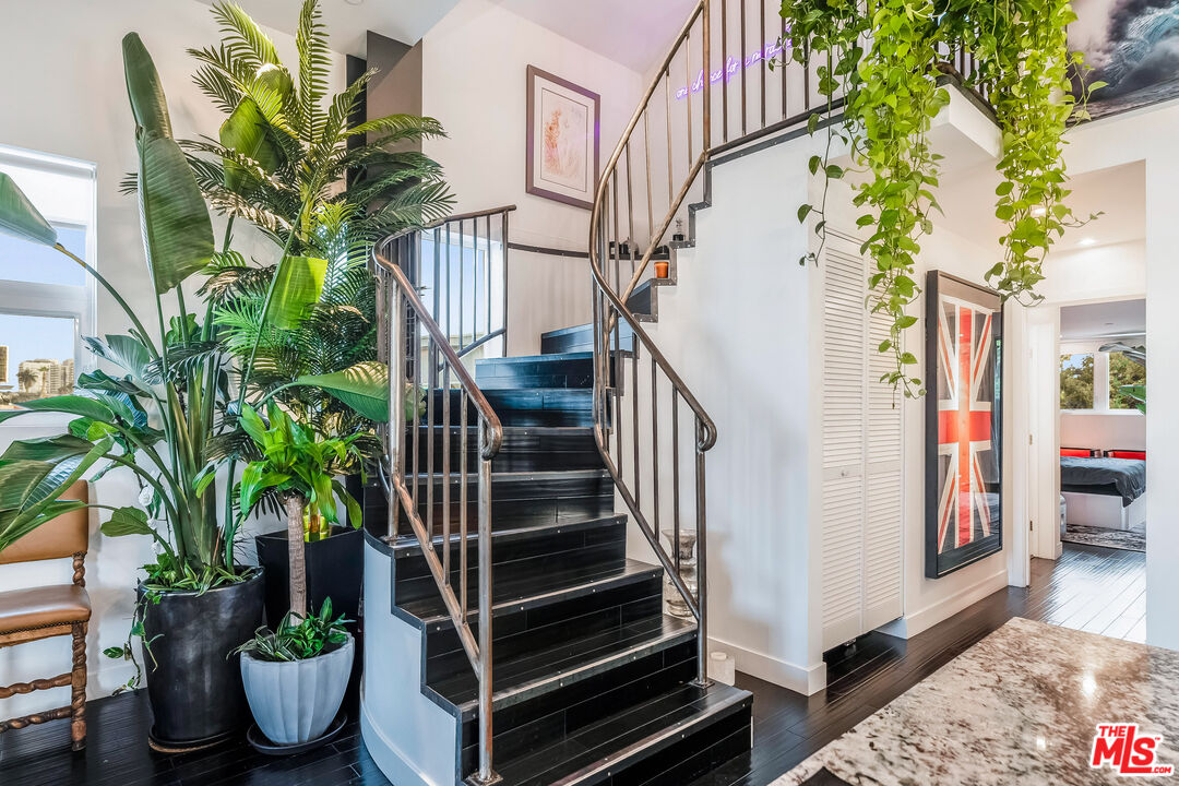 2513 Lincoln Blvd