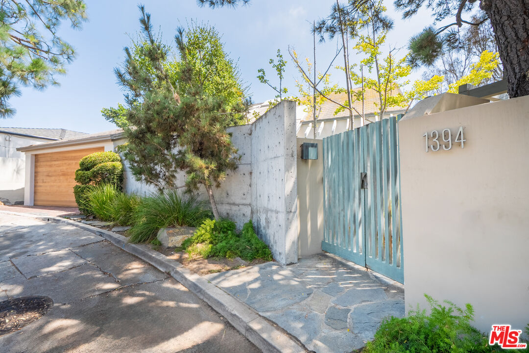1394 Miller Dr
