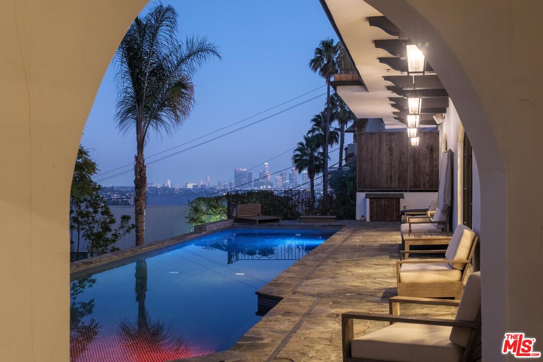 4733 Bonvue Ave