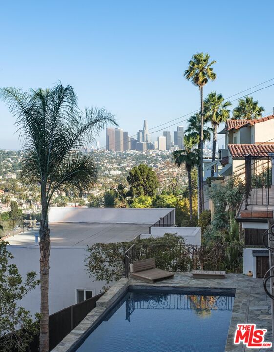 4733 Bonvue Ave