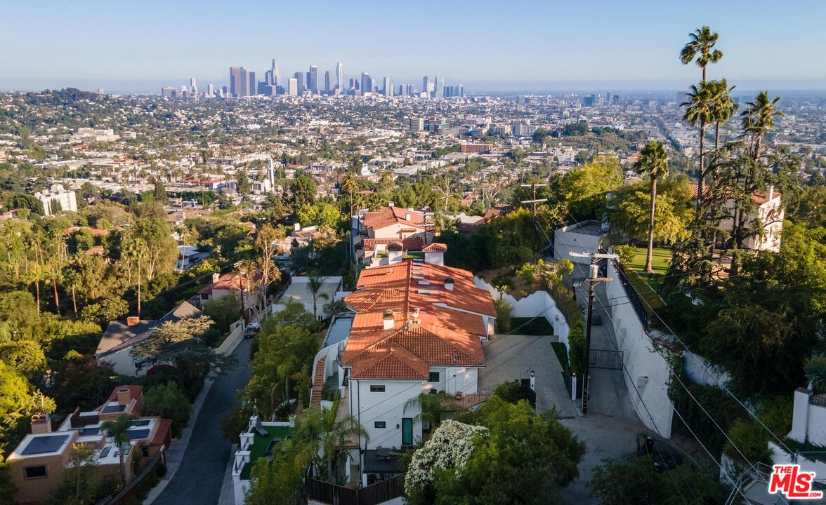 4733 Bonvue Ave