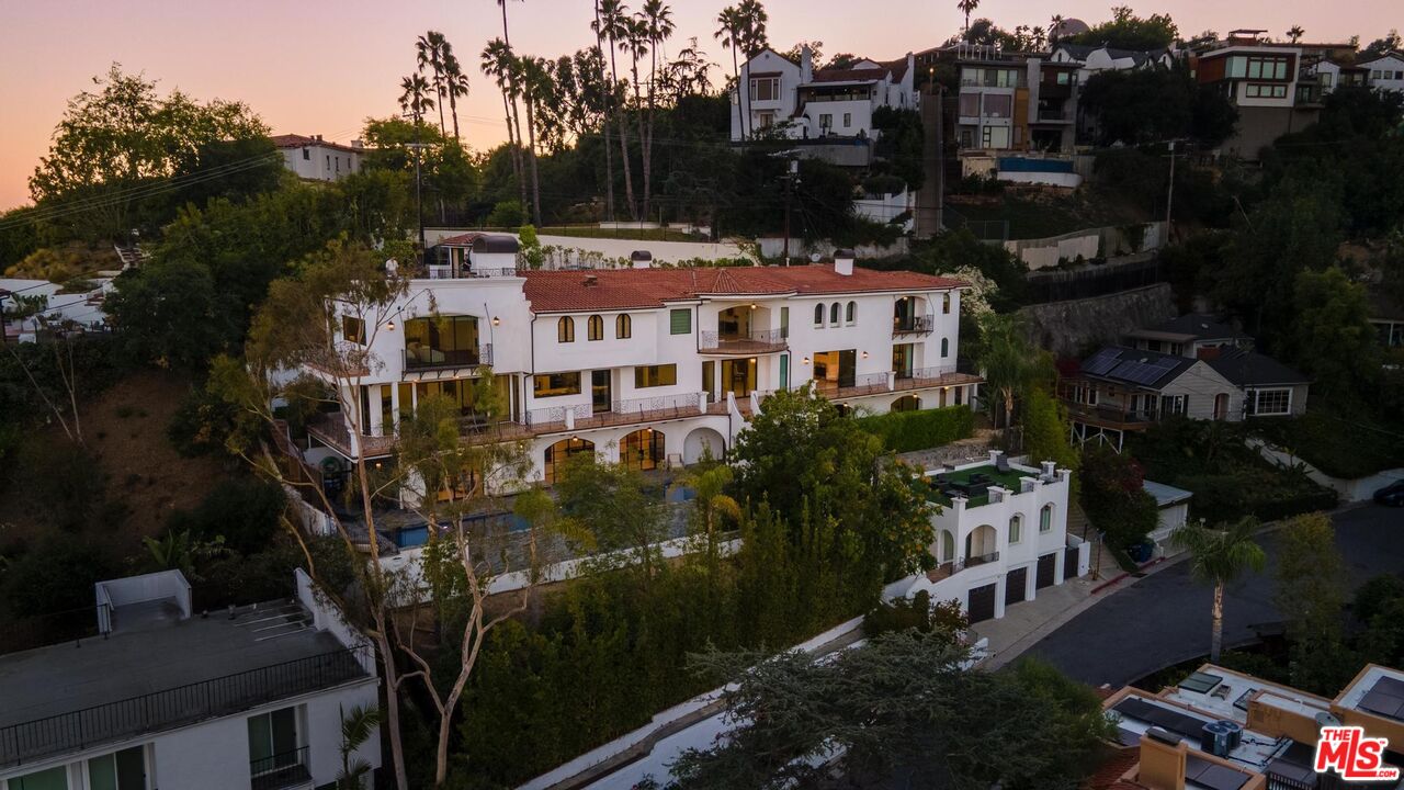 4733 Bonvue Ave