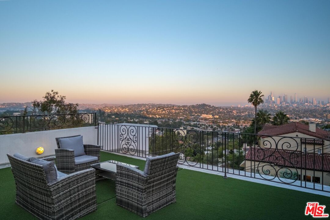 4733 Bonvue Ave