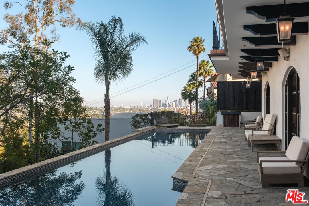 4733 Bonvue Ave