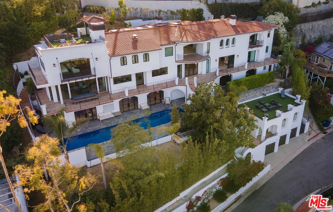 4733 Bonvue Ave