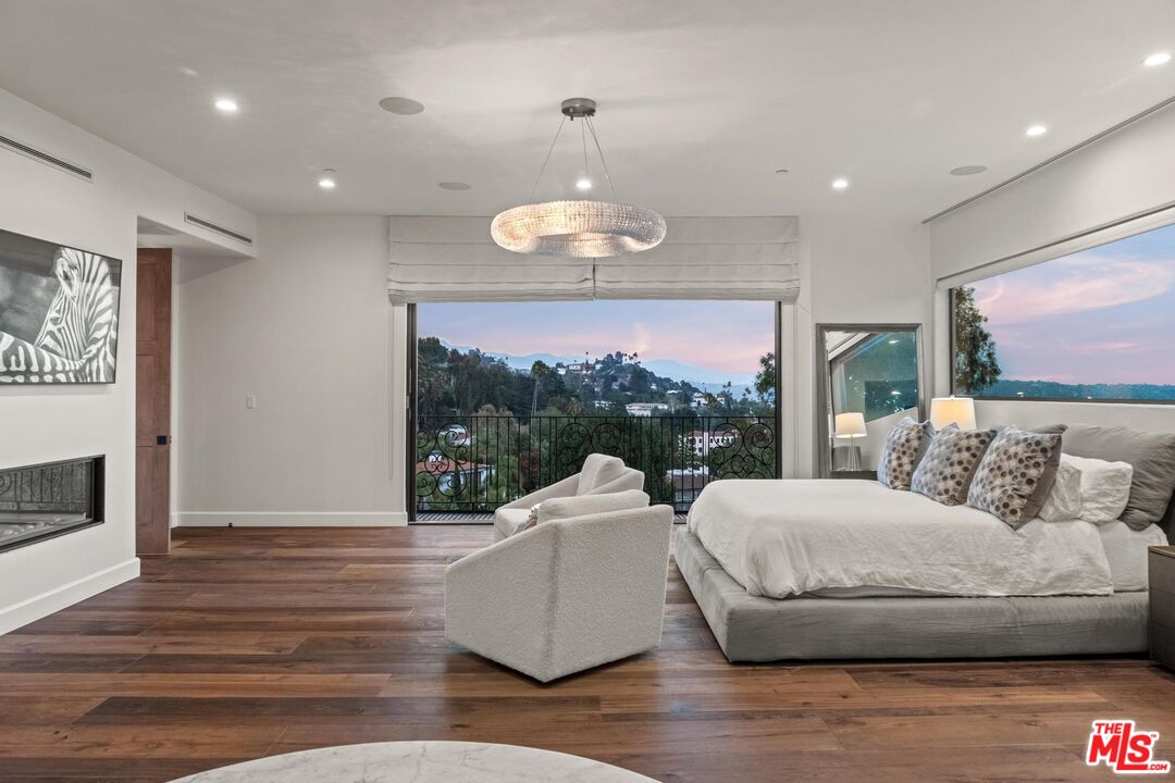 4733 Bonvue Ave