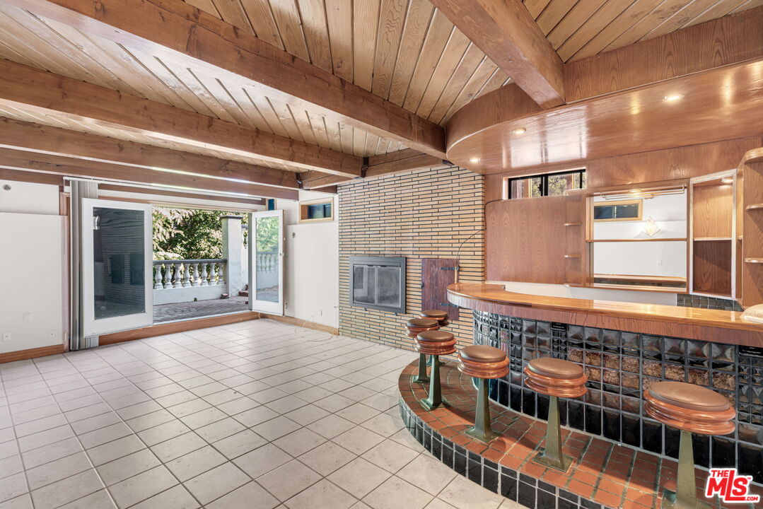 3200 Oakley Dr