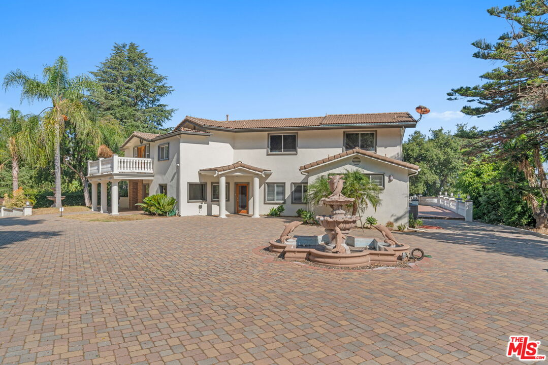 3200 Oakley Dr