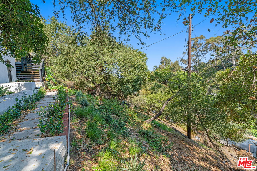 3200 Oakley Dr