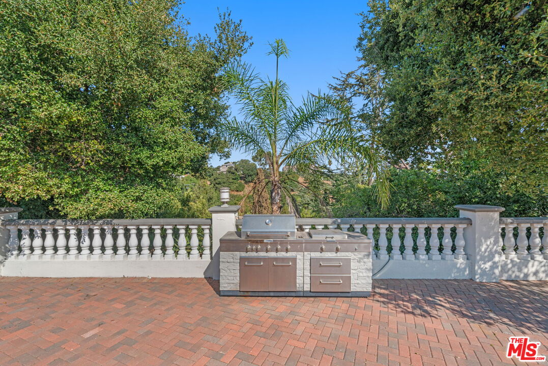 3200 Oakley Dr