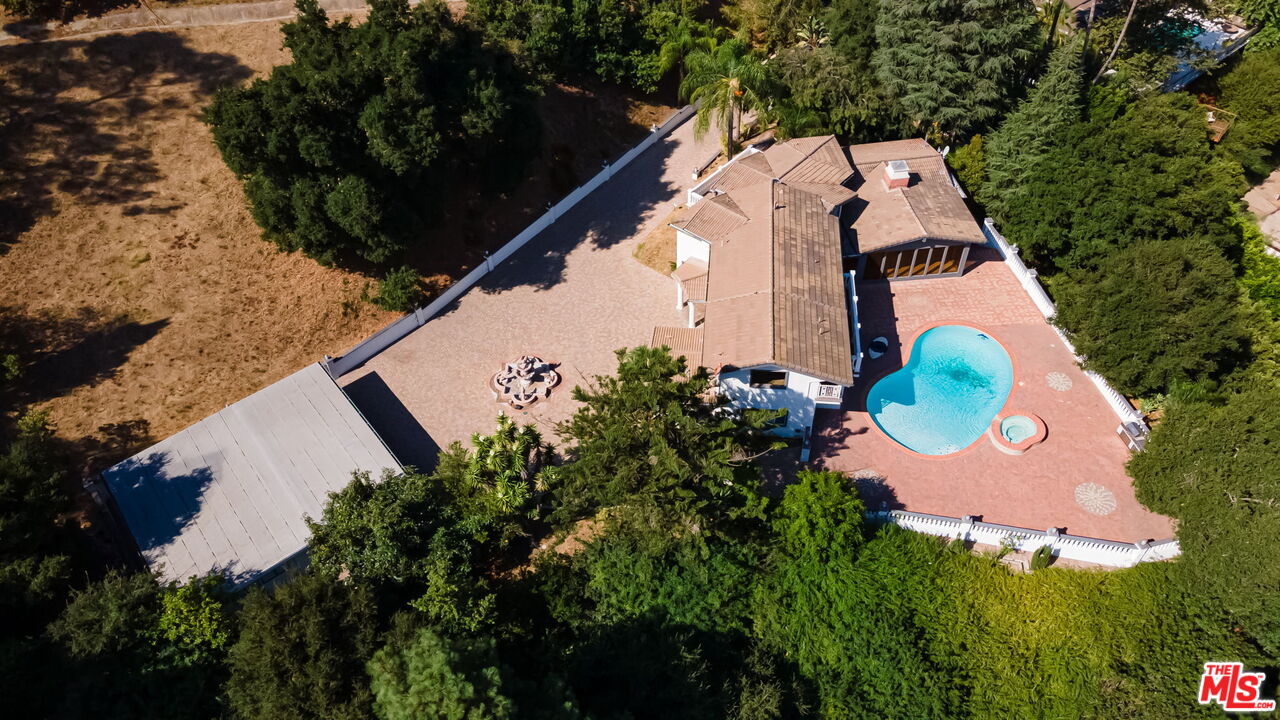 3200 Oakley Dr
