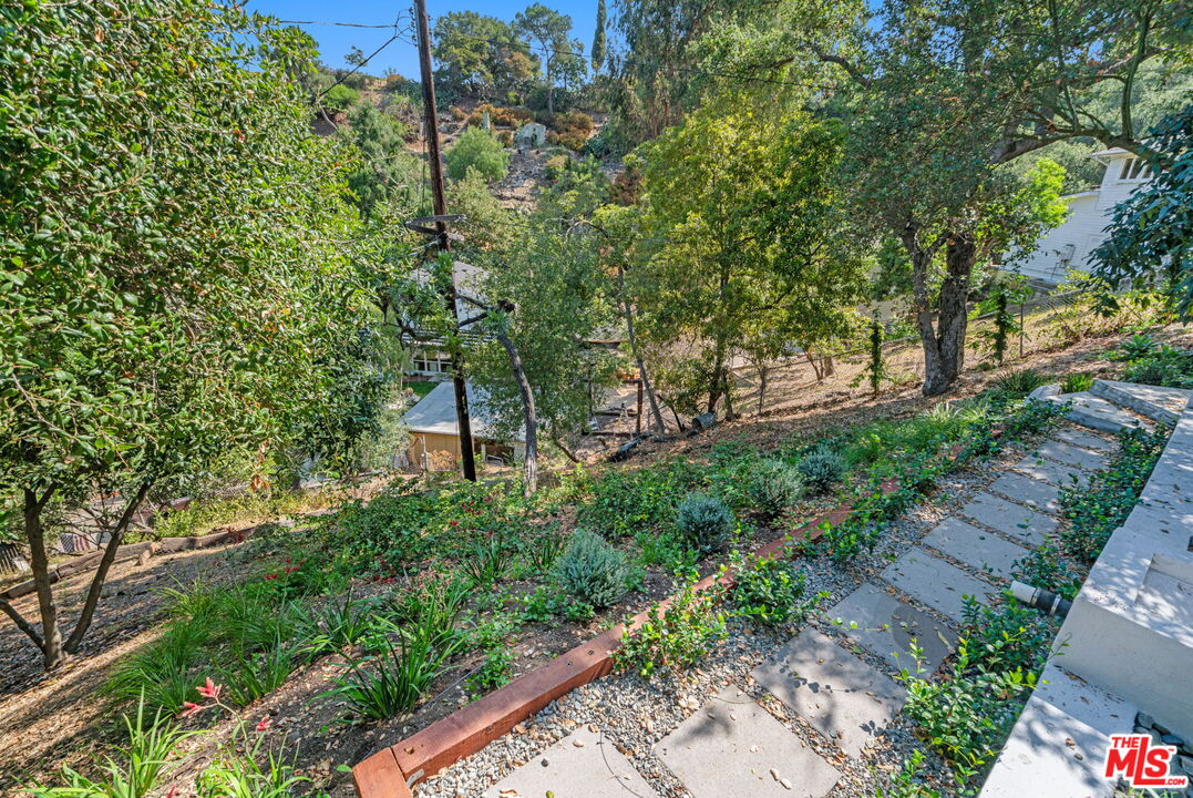 3200 Oakley Dr