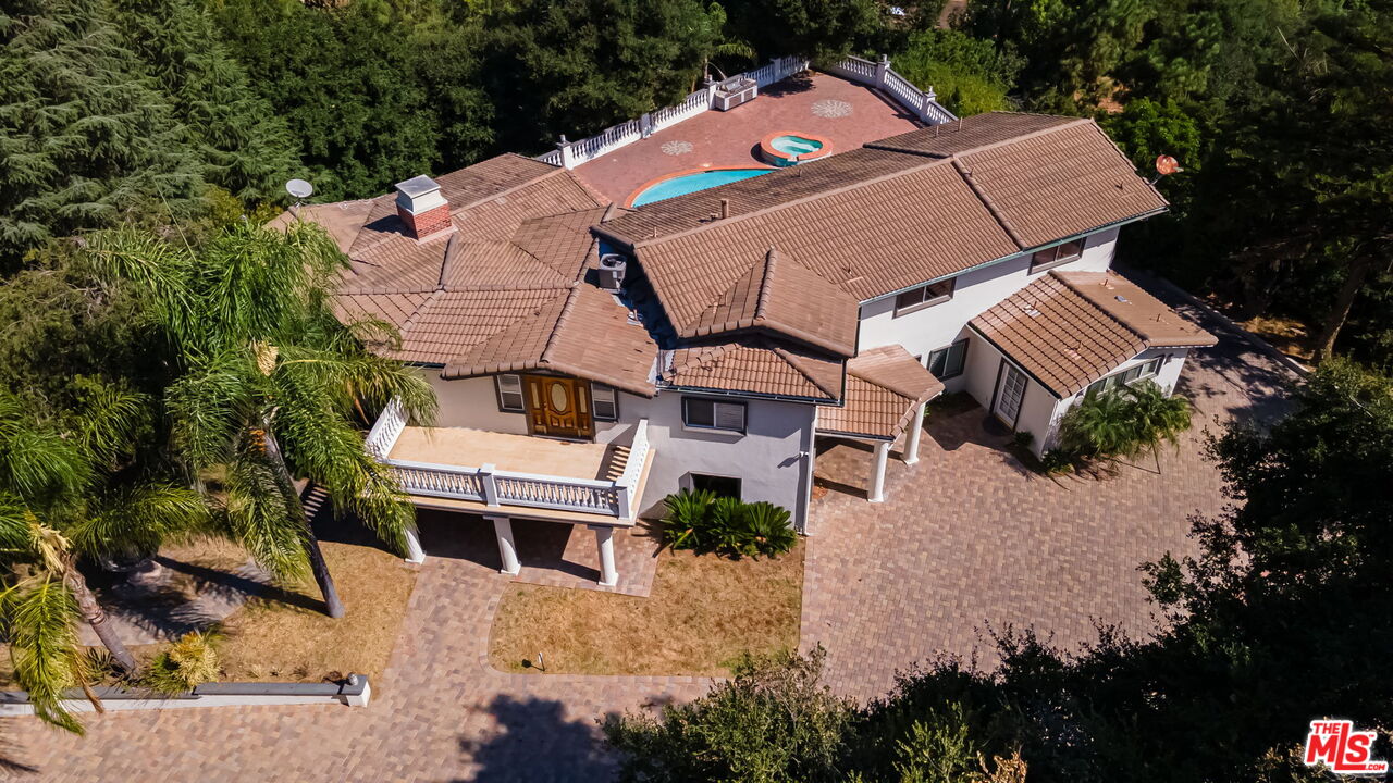 3200 Oakley Dr