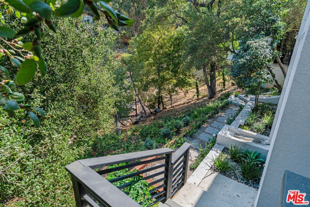 3200 Oakley Dr