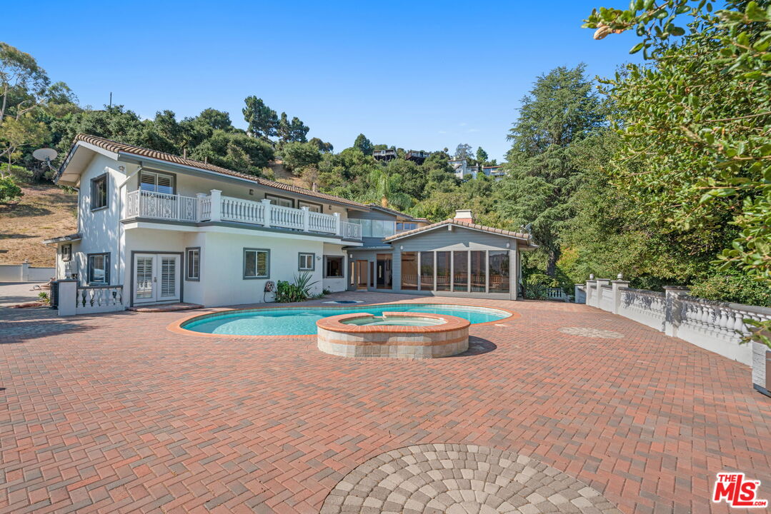 3200 Oakley Dr