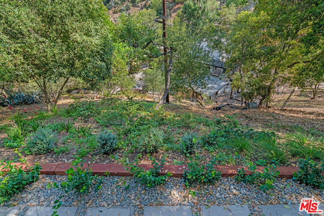 3200 Oakley Dr